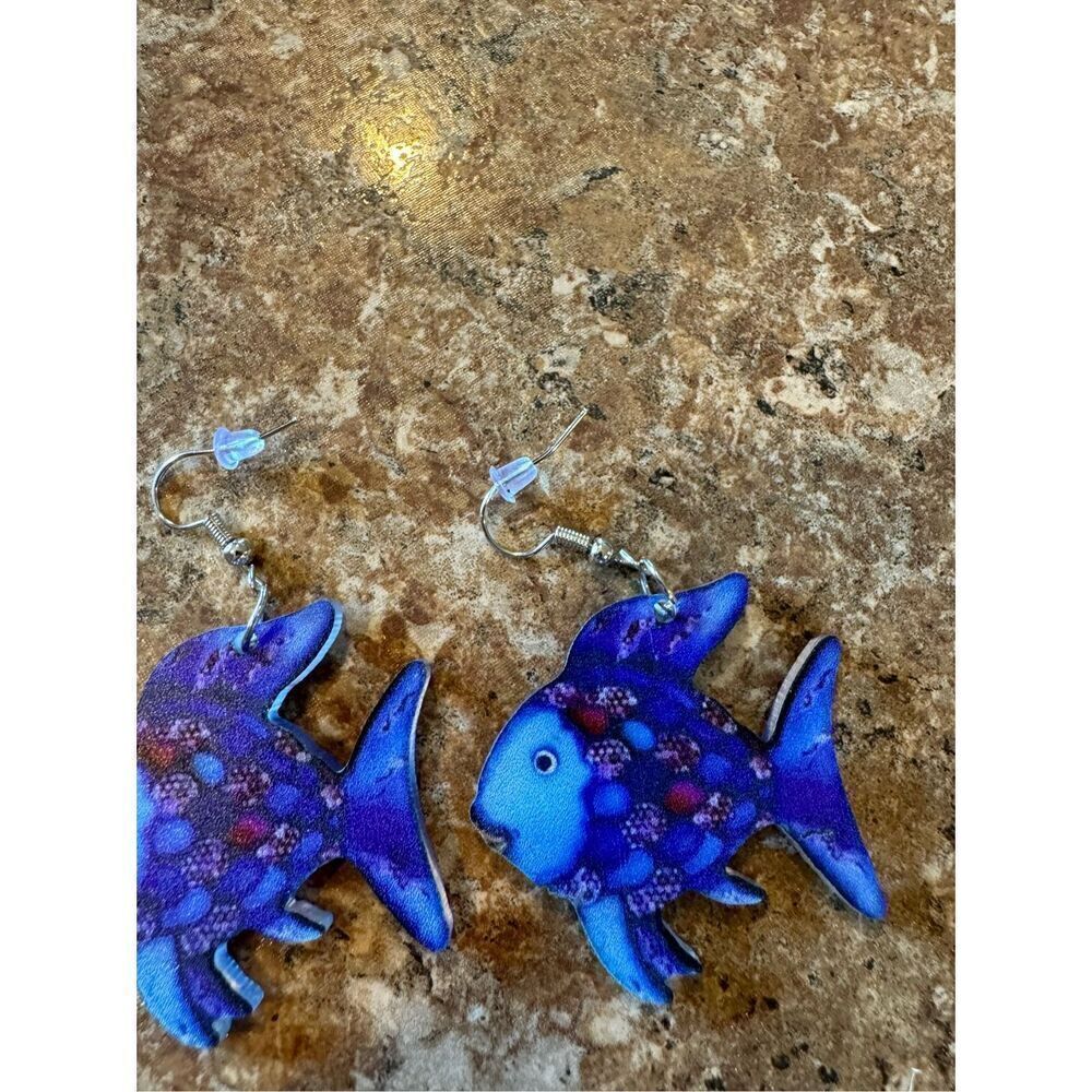 New boutique rainbow fish earrings - Picture 3 of 4